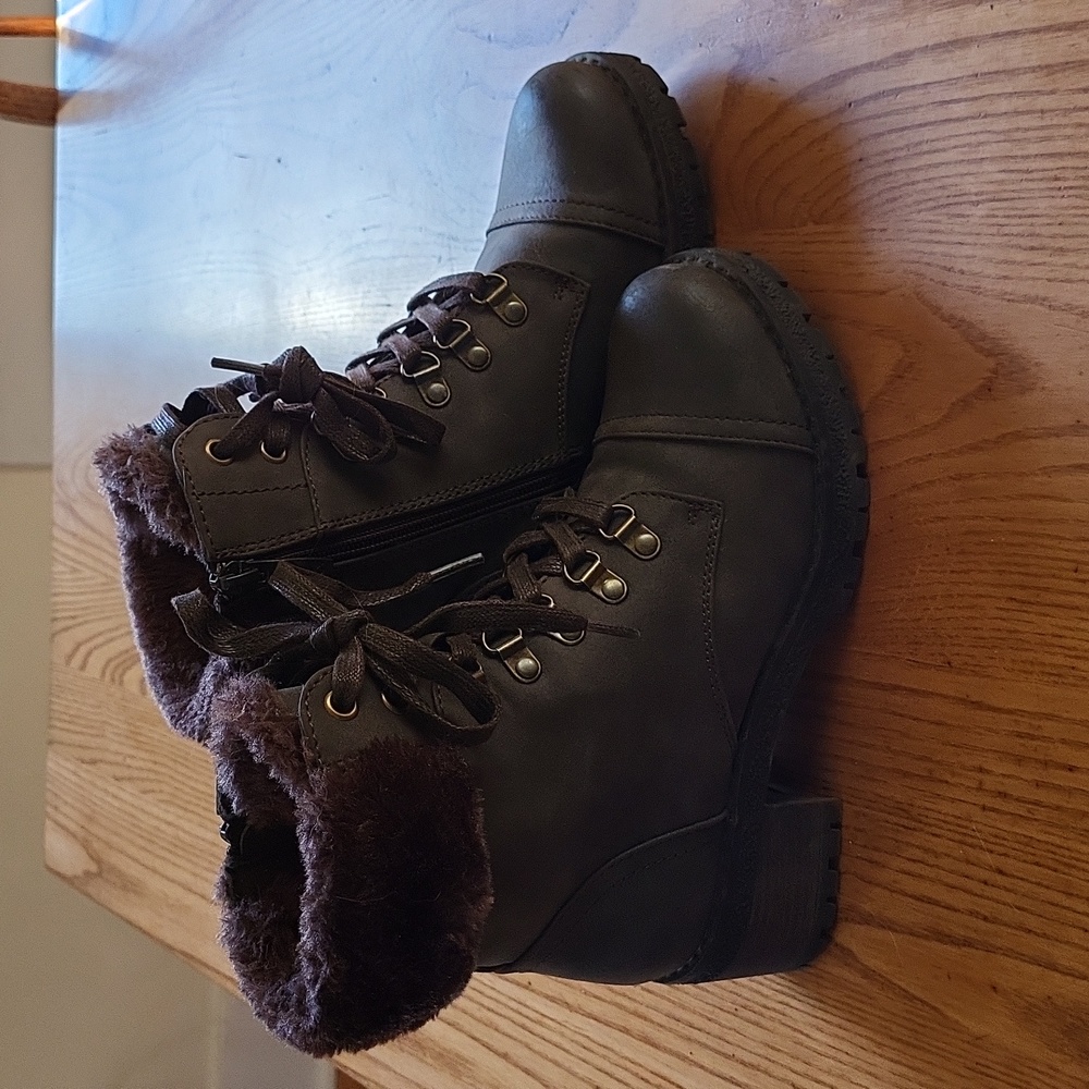 GC winter dress or casual brown boots women size 6
